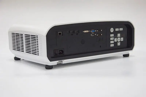 बड़े आउटडोर सिनेमा के लिए 12000-लुमेन डीएलपी 4K प्रोजेक्टर