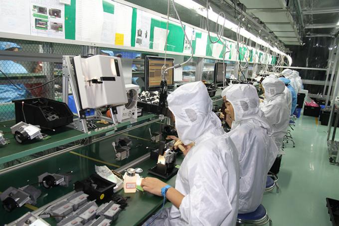 फ्लाईन 2025 प्रोफेशनल 3एलसीडी 4K लेजर प्रोजेक्टर 7200 अंसी ल्यूमन्स अल्ट्रा एचडी 3840x2160 उच्च चमक व्यापार शिक्षा के लिए बड़े स्थान बैंकेट हॉल स्टेज 9