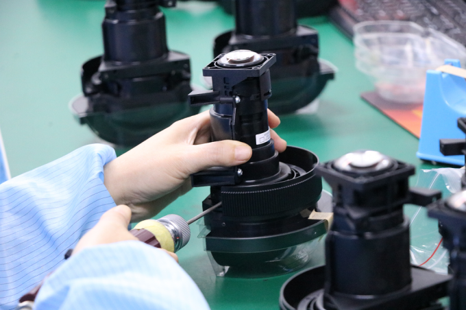 फ्लाईन 2025 प्रोफेशनल 3एलसीडी 4K लेजर प्रोजेक्टर 7200 अंसी ल्यूमन्स अल्ट्रा एचडी 3840x2160 उच्च चमक व्यापार शिक्षा के लिए बड़े स्थान बैंकेट हॉल स्टेज 12