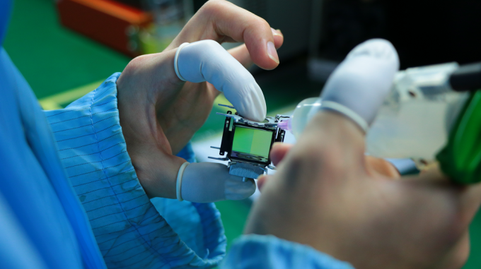 फ्लाईन 2025 प्रोफेशनल 3एलसीडी 4K लेजर प्रोजेक्टर 7200 अंसी ल्यूमन्स अल्ट्रा एचडी 3840x2160 उच्च चमक व्यापार शिक्षा के लिए बड़े स्थान बैंकेट हॉल स्टेज 14